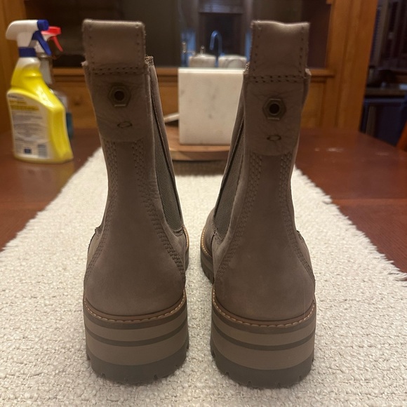 Timberland Women's Courmayeur Valley Chelsea Boot - Picture 7 of 10